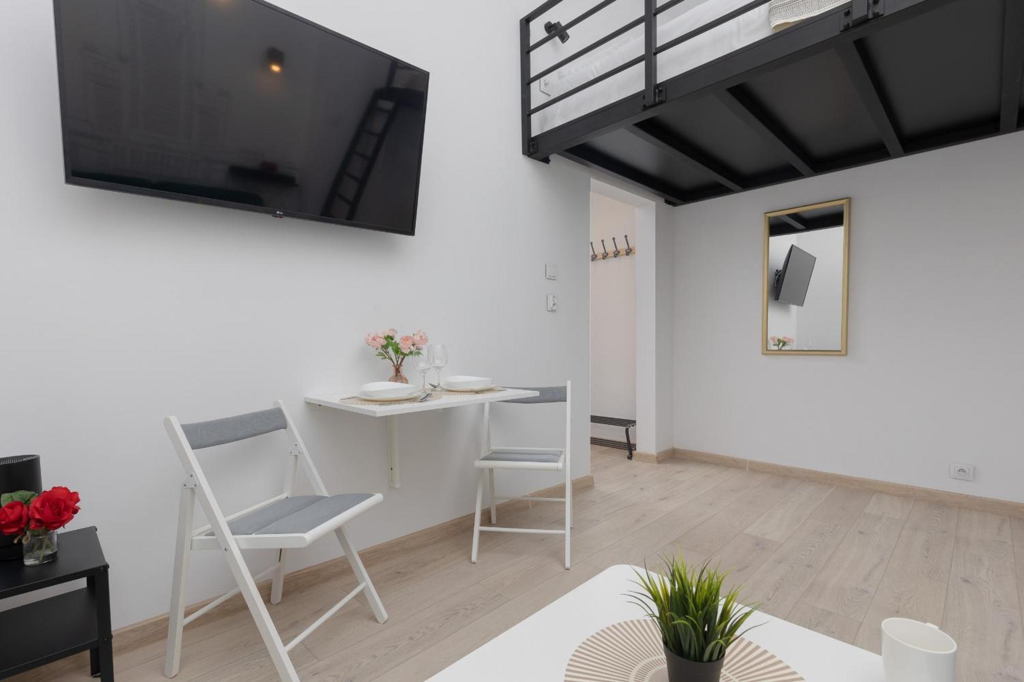 Aleja Wyzwolenia Studio with Mezzanine Warsaw Downtown by Noclegi Renters Exterior foto